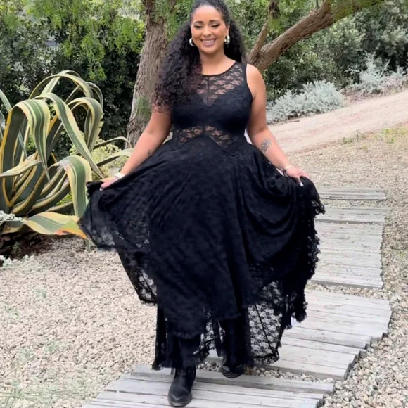 Torrid Festi Goth Boho Black Hanky Hem Lace Sheer Dress Size 3X NWT - Picture 10 of 10
